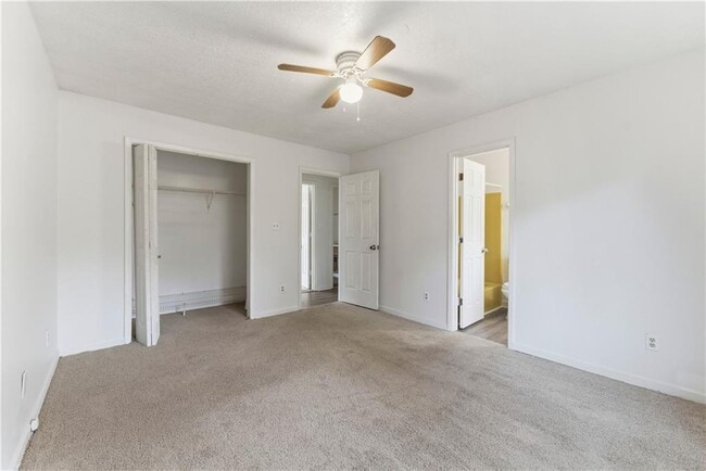 Building Photo - 2130 Fieldstone View Ct SE