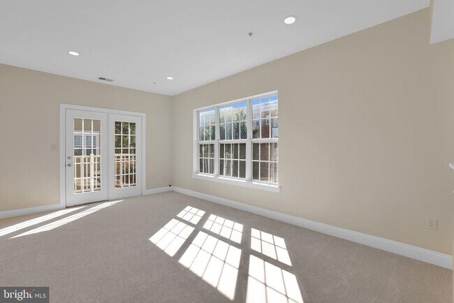 Building Photo - 111 Chevy Chase St