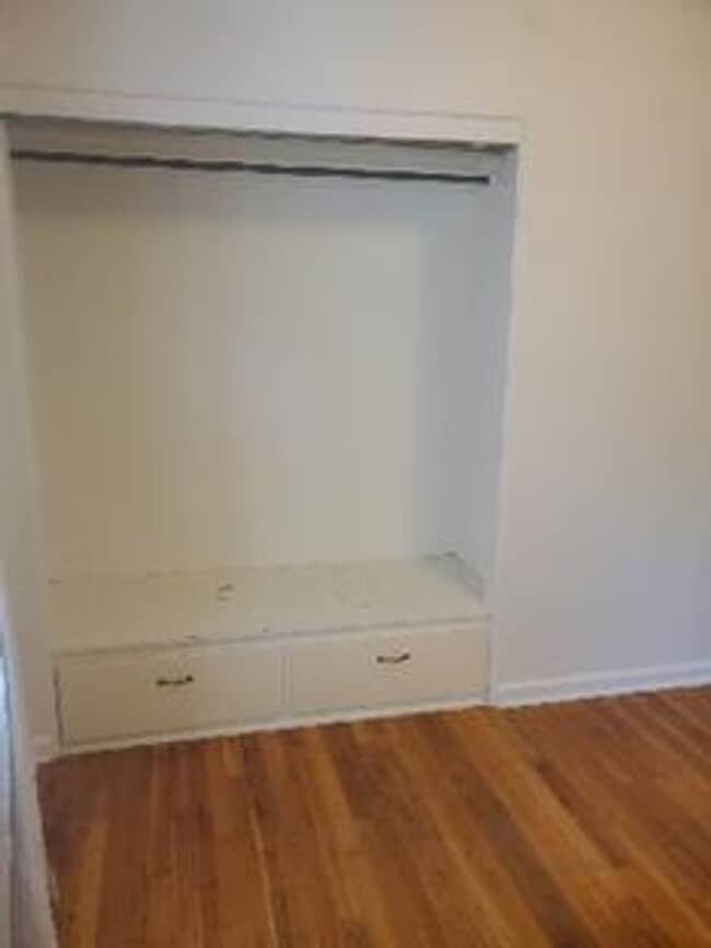 Building Photo - STUDENTS WELCOME! 4 Bed 2 Bath House 1 Block North of CSU