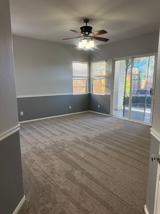 Building Photo - Single Story 4 bed 3 bath for Rent in Temeku Hills