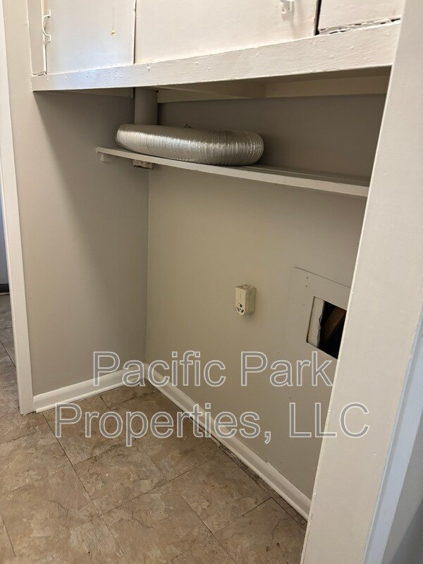 Building Photo - 3639 Richelieu Rd