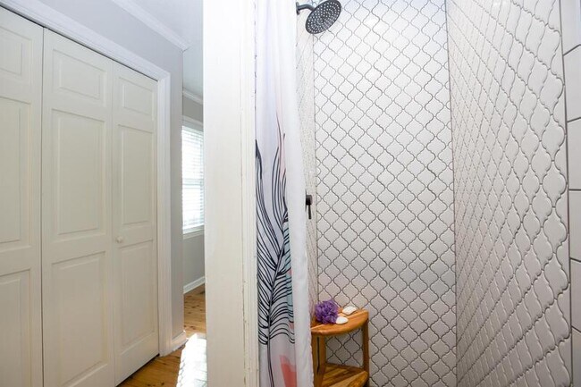 Building Photo - 209 Selkirk Trail