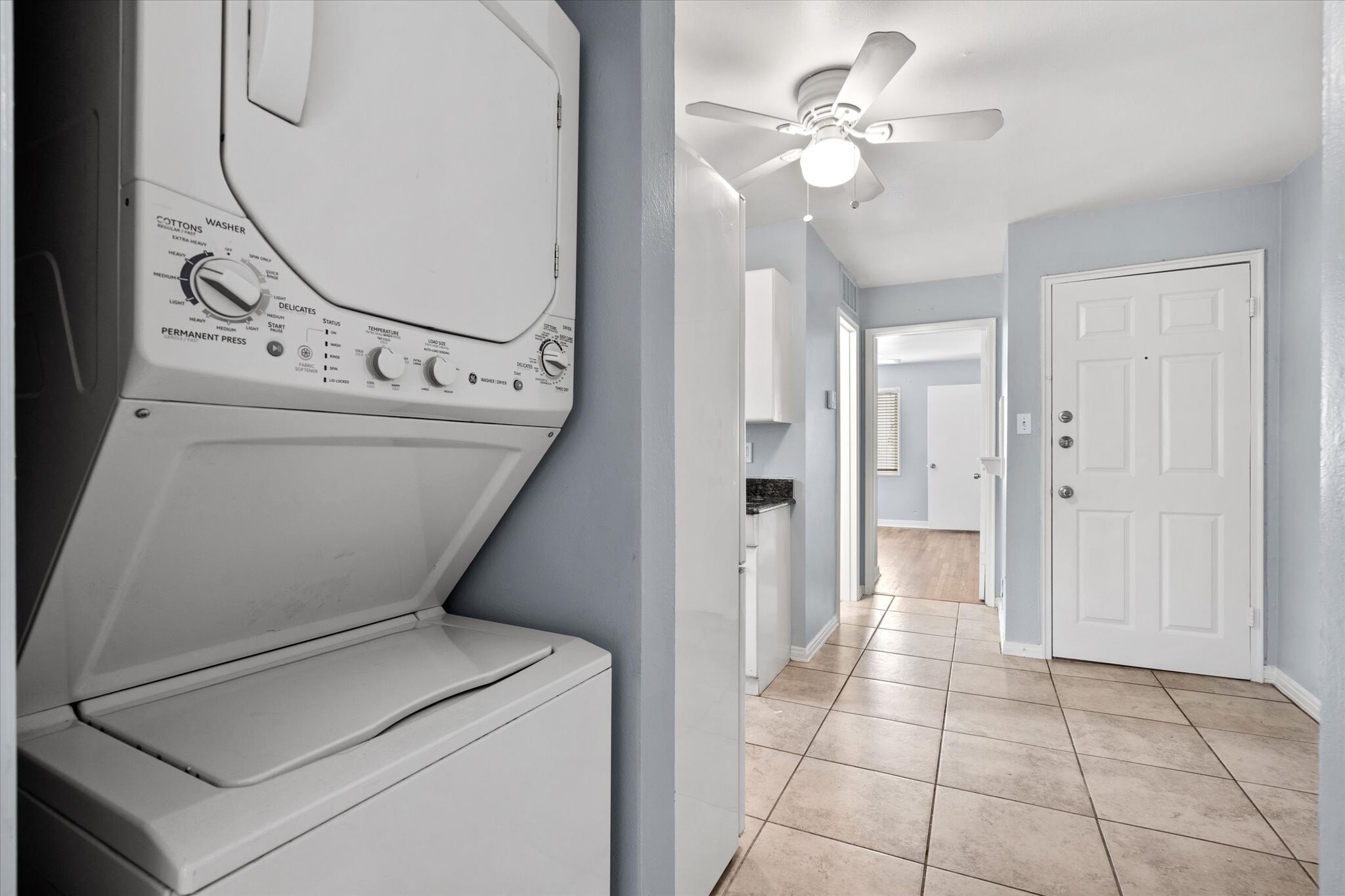 Building Photo - 5837 Locke Ave