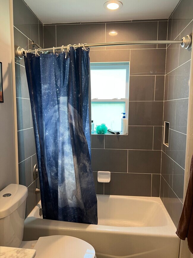 Building Photo - 1720 59th St S