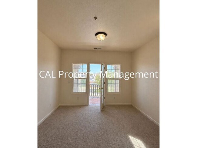 Building Photo - Stunning 5-Bedroom, 3-Bathroom Home with Fireplace & 2-Car Garage