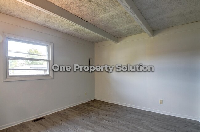 Building Photo - 1333 Logan St