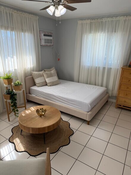 Building Photo - 5212 SW 91st Ave