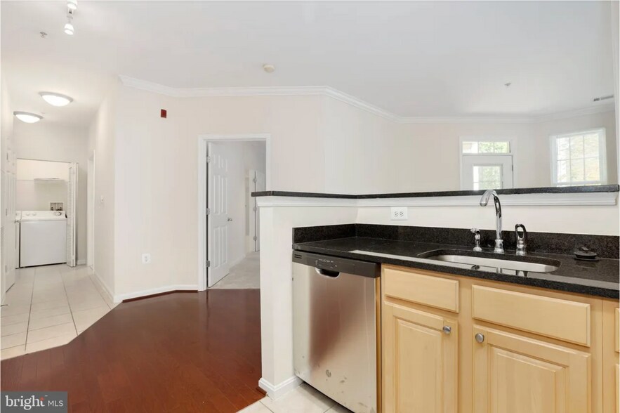 Building Photo - 2055 26th St S