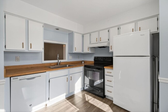 Building Photo - 207 Choisy Crescent