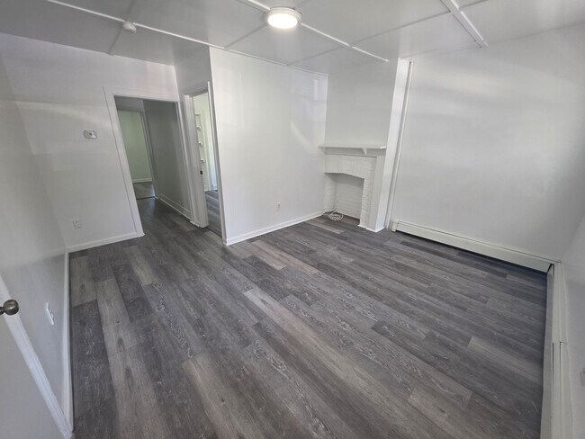 Building Photo - 2 bedroom apartment building - Poughkeepsie