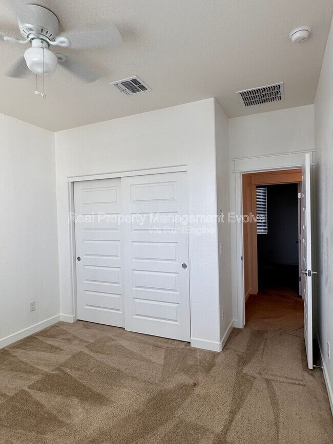 Building Photo - 15811 N 74th Ln