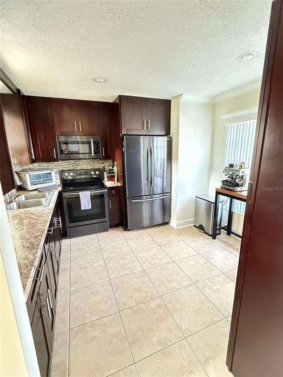 Building Photo - 14345 Island Cove Dr