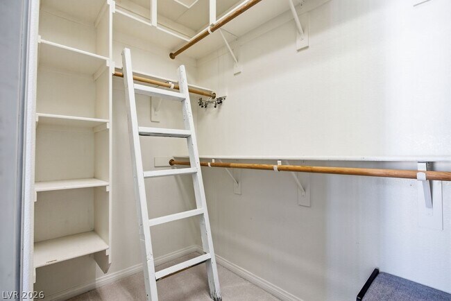 Building Photo - 7285 Winding Creek Dr