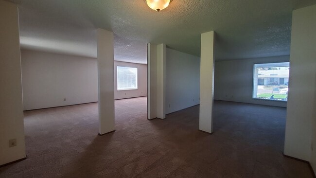 Building Photo - 1709 S Rainier Pl