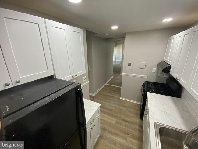 Building Photo - 5532 Karen Elaine Dr