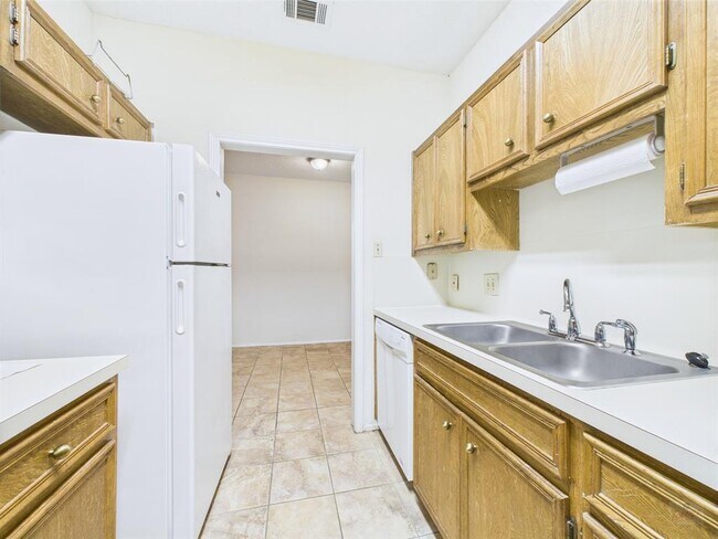 Building Photo - 4406 Avenue A