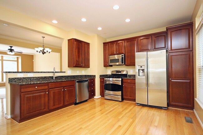 Building Photo - Cherry Hill Townhouse, Short Drive From UVA