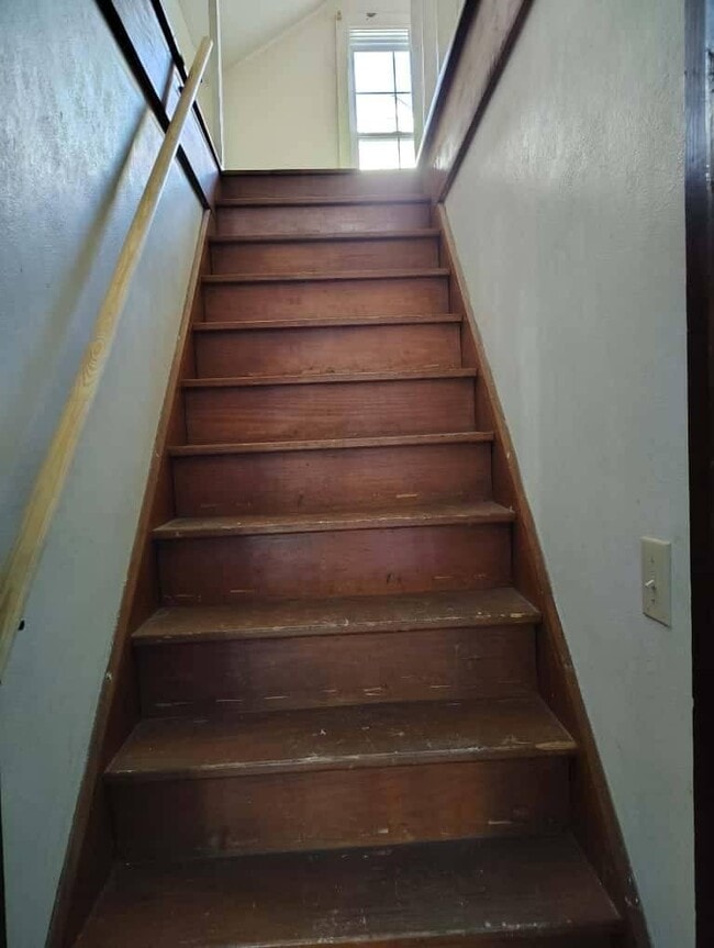 Building Photo - 3.0 bedroom in Anderson Indiana 46016