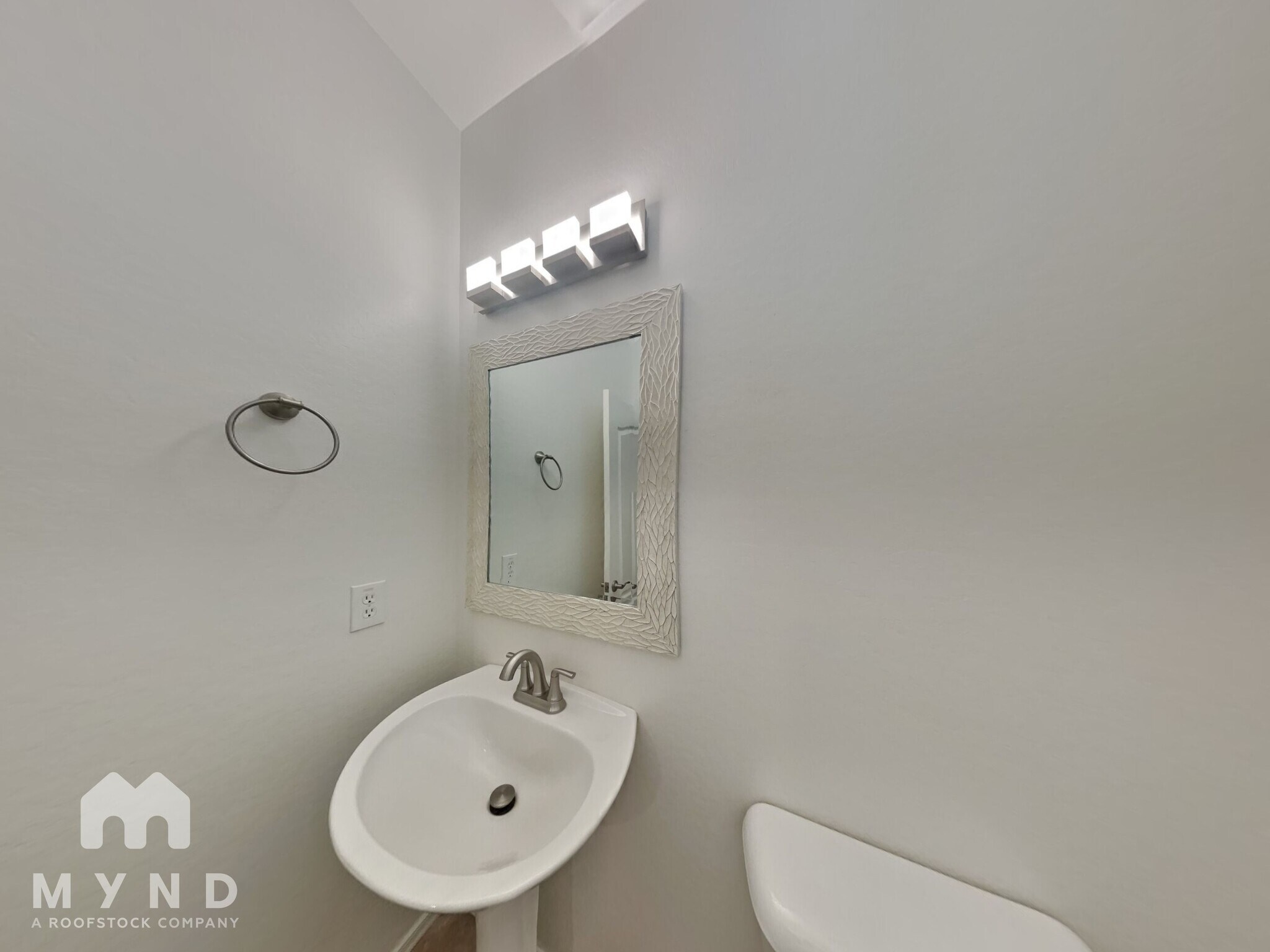 Building Photo - 20974 E Pecan Ln