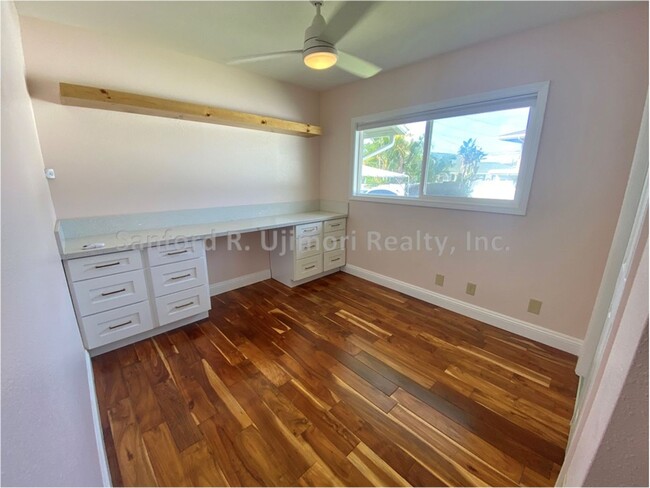 Building Photo - Kailua – Kihapai Street (4 bed/2 bath/3 prkg)