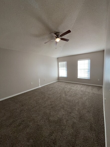 Building Photo - 841 Sun Ridge Village Dr