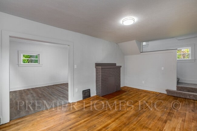 Building Photo - 3 Bed Home with Large Yard & Detached Garage – $1,495/mo