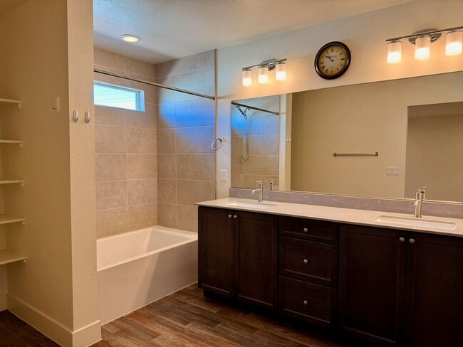 Building Photo - 3 BED 2.5 BATH 2 CAR GARAGE TOWNHOUSE w/ P...