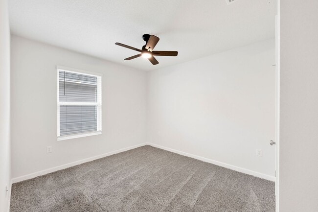 Building Photo - Spacious 5 Bedroom Home with Community Pool