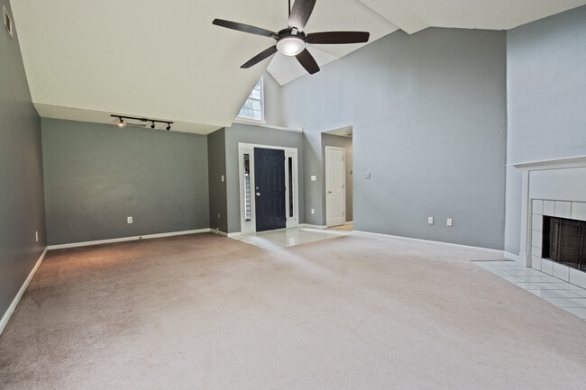 Building Photo - 268 Cartertown Rd