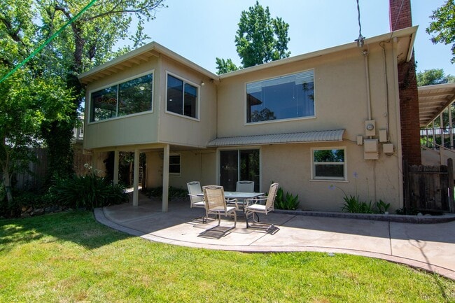 Building Photo - Spacious Custom Redding Home with Characte...