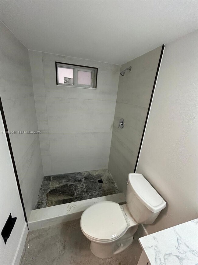 Building Photo - 1666 West Ave