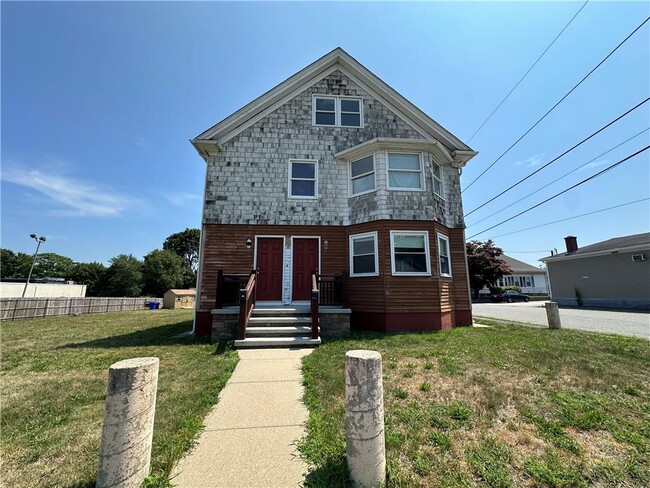 Building Photo - 2872 Pawtucket Ave