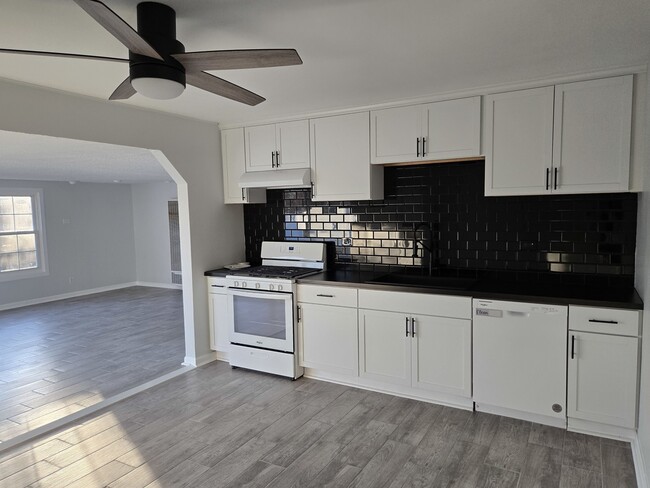 Building Photo - 401 Berkley Pl