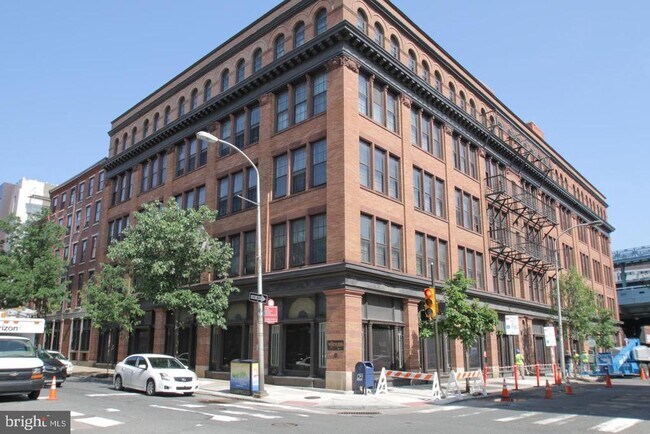 Building Photo - 301 Race St