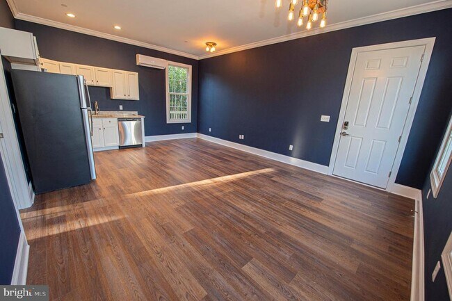 Building Photo - 106 Colonial Ct