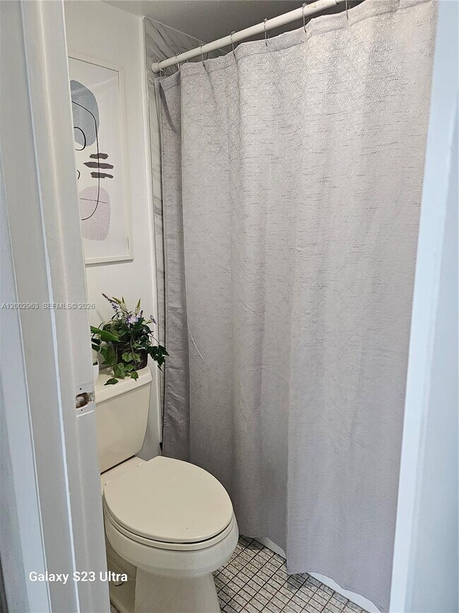 Building Photo - 20400 W Country Club Dr