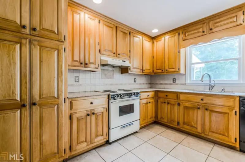 Building Photo - 2-4 Hickory Ridge