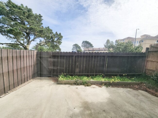 Building Photo - Updated 4 bedroom home