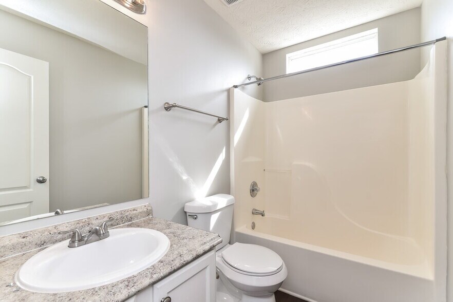 Building Photo - 5160 Towne Park Dr