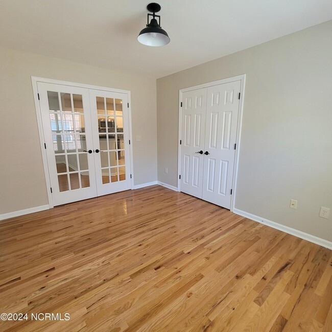 Building Photo - 7800 Cypress Island Dr