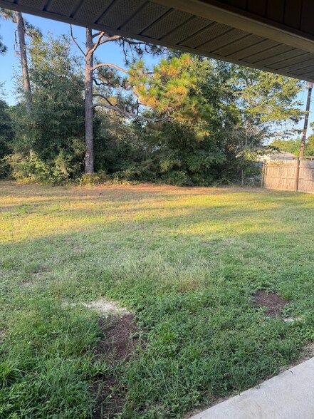 Building Photo - 9154 Deer Ln