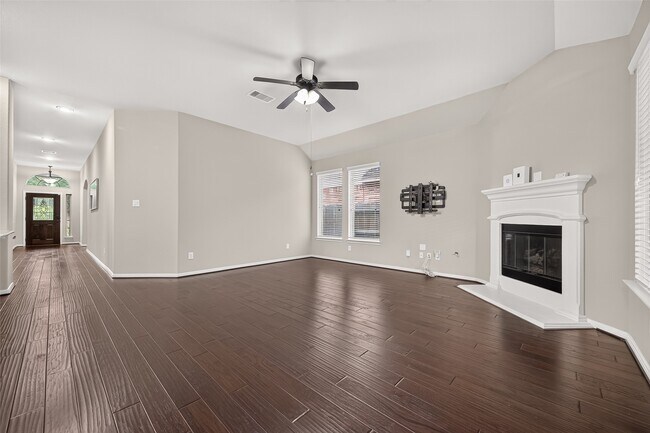 Building Photo - 24311 Piazza Dr