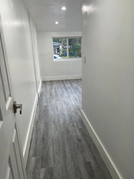 Building Photo - 925 NW 59th St