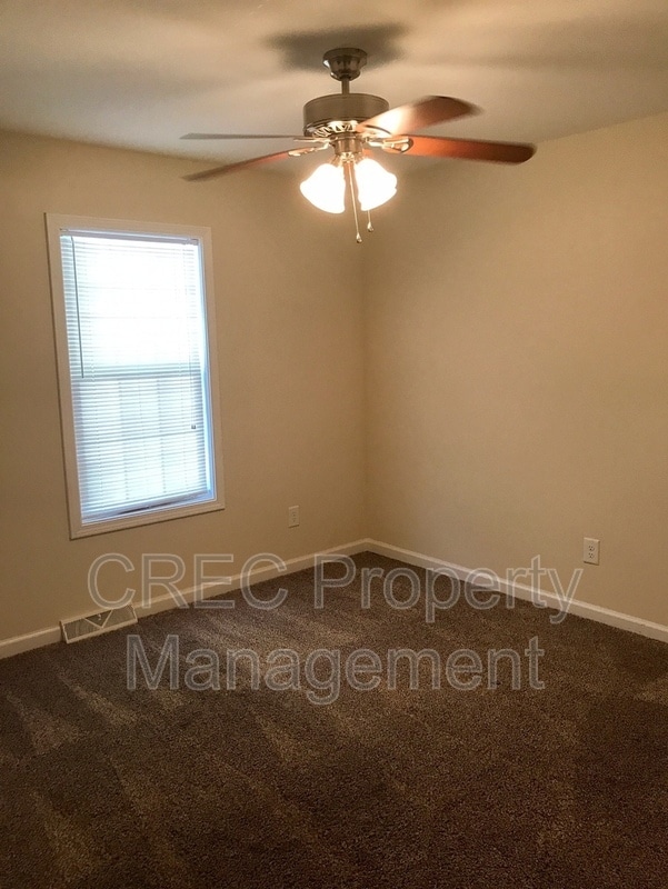 Building Photo - 205 Weber Rd