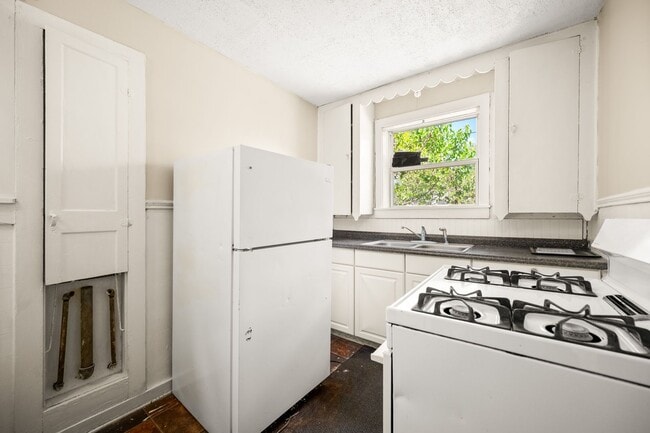 Building Photo - 2404 Orange St