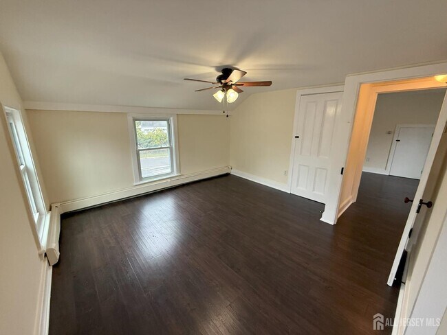 Building Photo - 861 Georges Rd