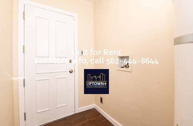 Building Photo - 2115-2117 W 103rd Pl