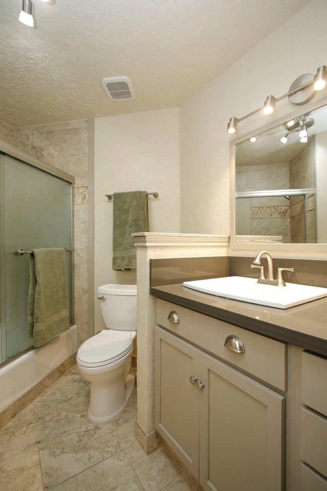 Building Photo - 19518 Gladewater Dr