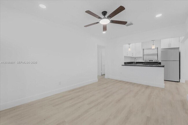 Building Photo - 5220 SW 6th St