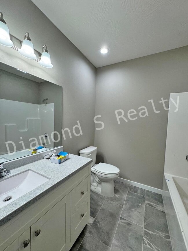 Building Photo - Brand New Build in Desirable Ozark Neighbo...